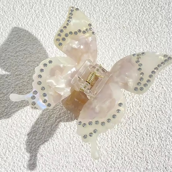 Butterfly Pearly Light Blue Hair Clip